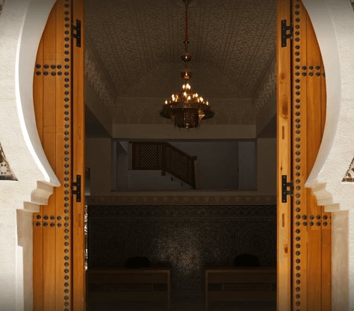 Détail patrimonial — arches et zellige
